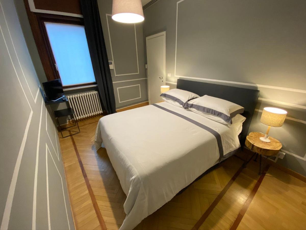 Momi Hotel Borgomanero Luaran gambar